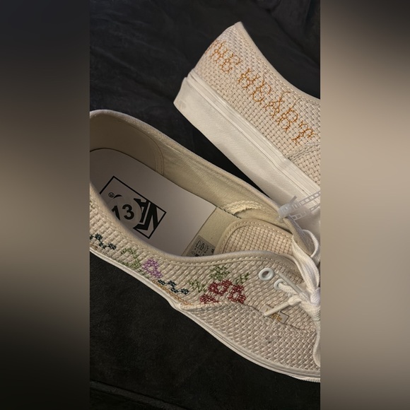 Vans - Picture 2 of 3